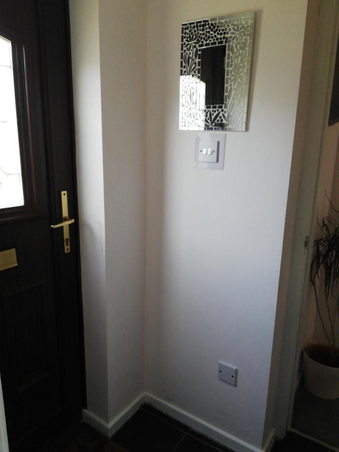 Hotel Little Cosy Cwtsh Pontyclun Exterior foto