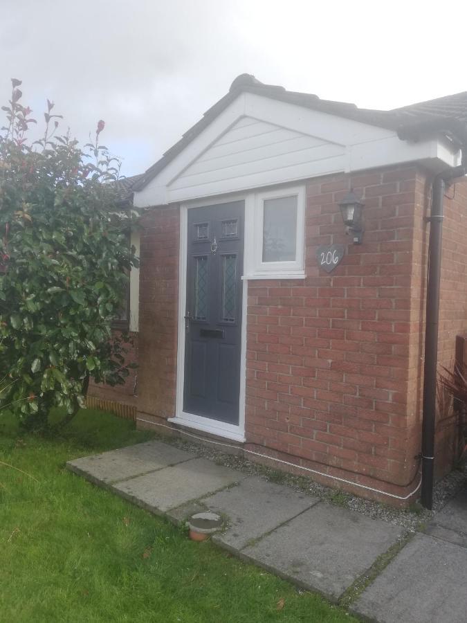 Hotel Little Cosy Cwtsh Pontyclun Exterior foto